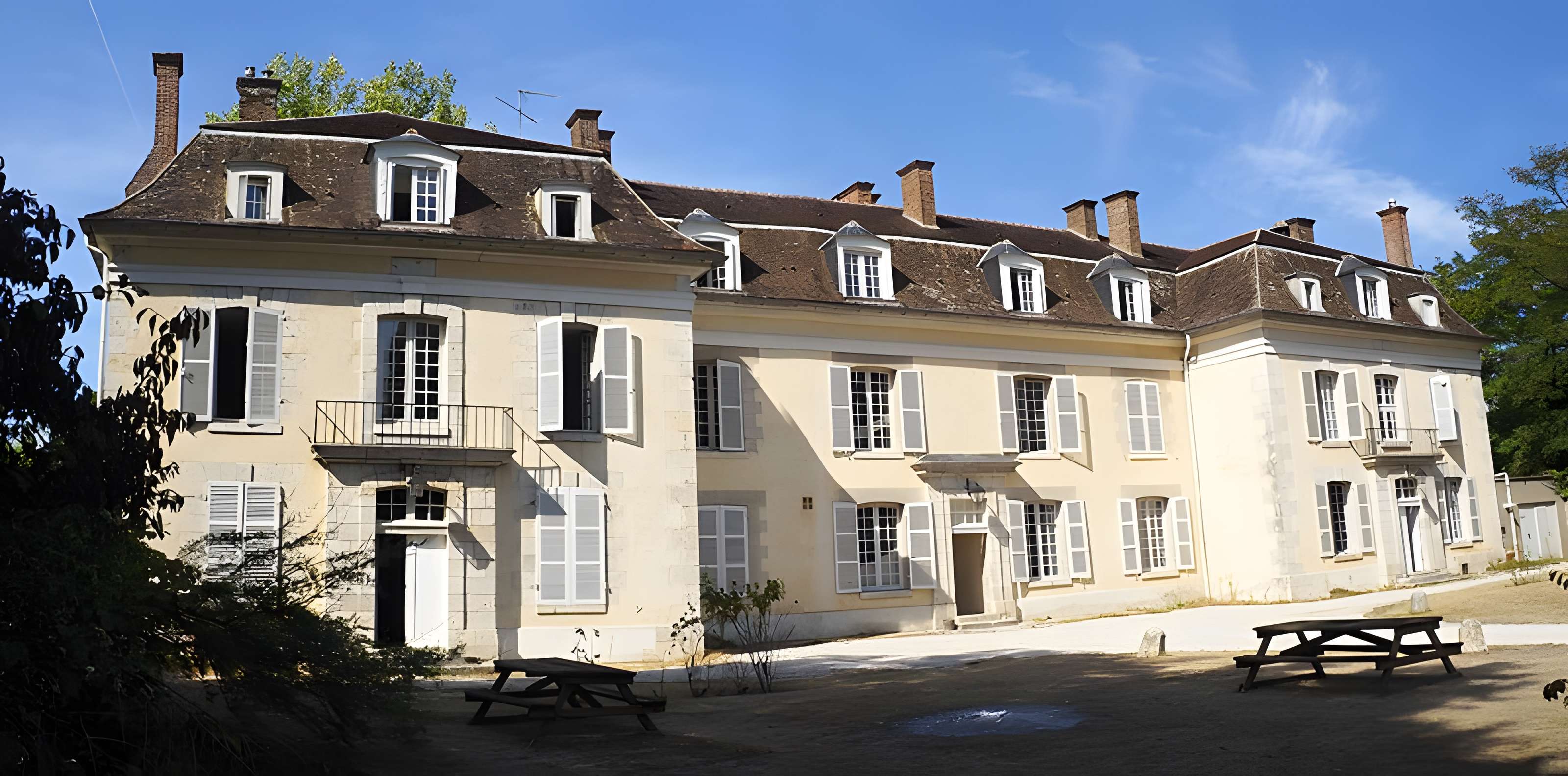 Maison des seigneurs du canal à Cepoy