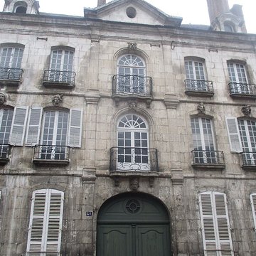 Maison des Sept-Têtes à Villeneuve-sur-Yonne