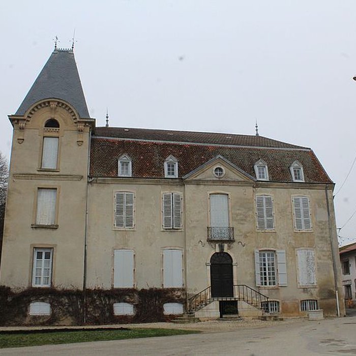 Photo de Maison dite le chapître à Neuville-les-Dames