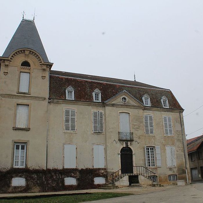 Photo de Maison dite le chapître à Neuville-les-Dames