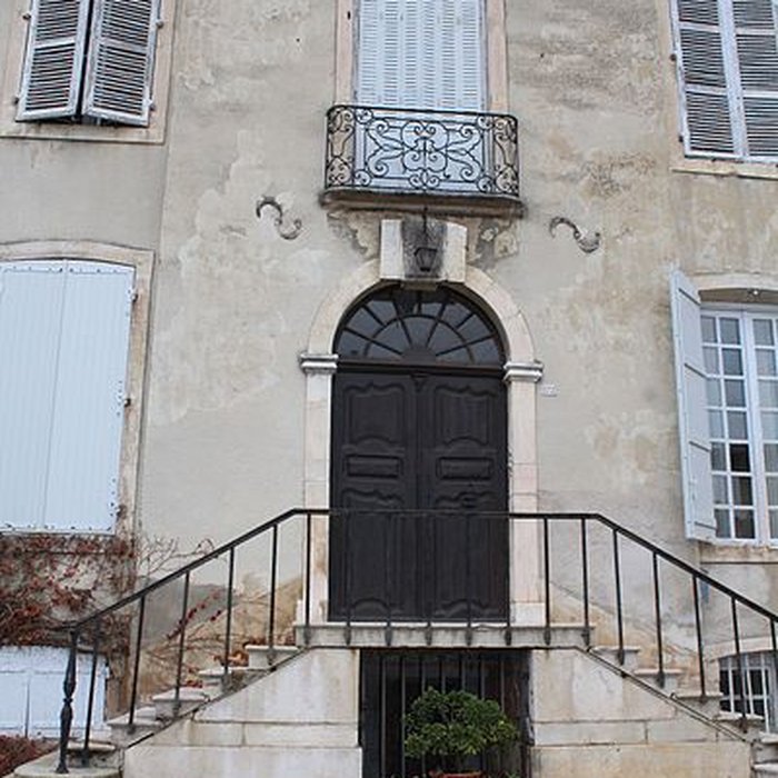 Photo de Maison dite le chapître à Neuville-les-Dames
