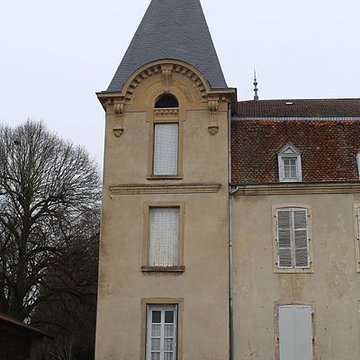Maison dite le chapître à Neuville-les-Dames