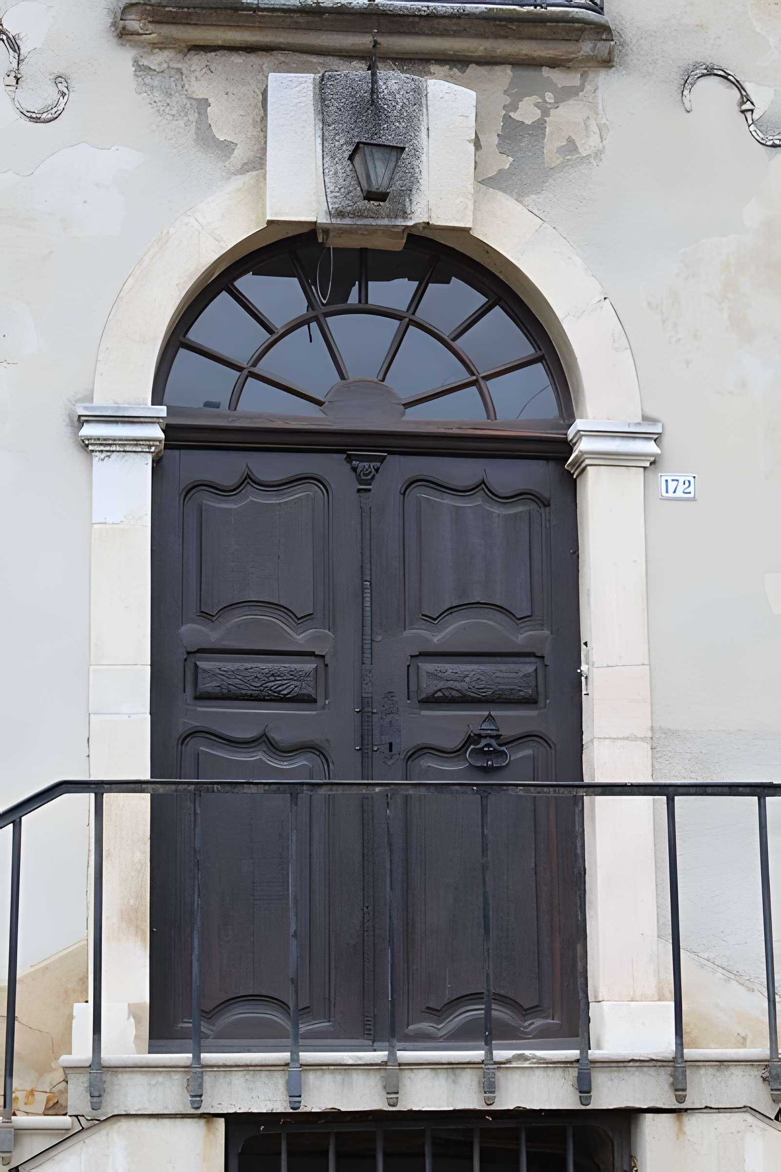 Maison dite le chapître à Neuville-les-Dames