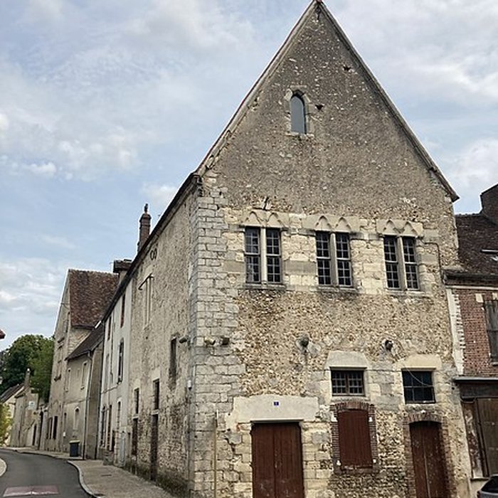 Photo de Maison du Chapitre de Saint-Julien-du-Sault