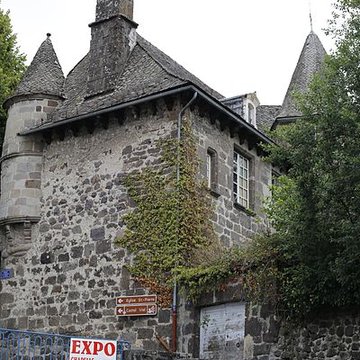 Maison du chevalier des Huttes à Vic-sur-Cère
