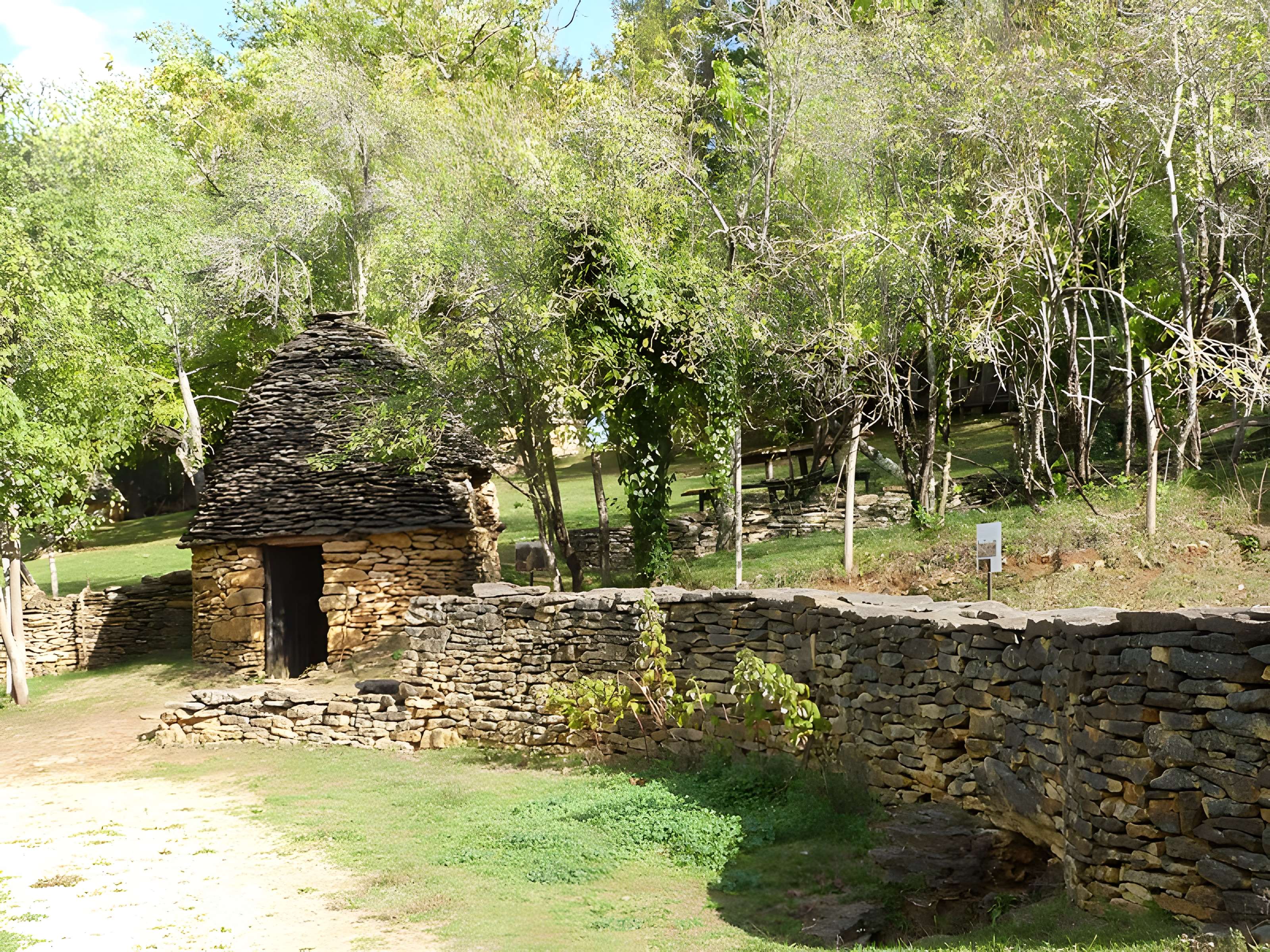 Cabanes Du Breuil de Saint-André-d'Allas