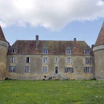 Château de Beauvais à Lussas et Nontronneau