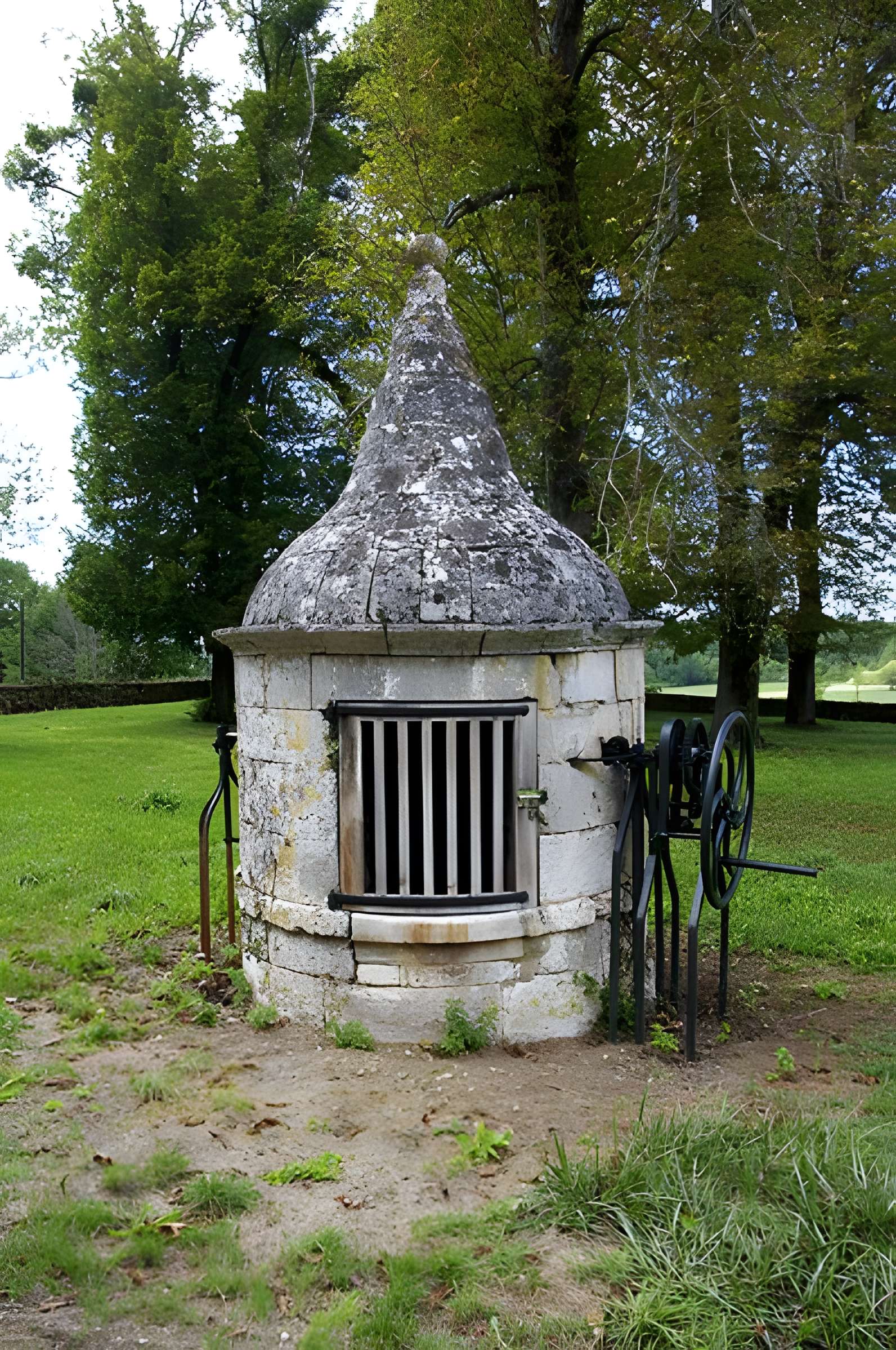 Château de Beauvais à Lussas et Nontronneau