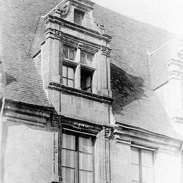 Maison du XVIe siècle 52 Place Georges-Clemenceau à Montoire-sur-le-Loir