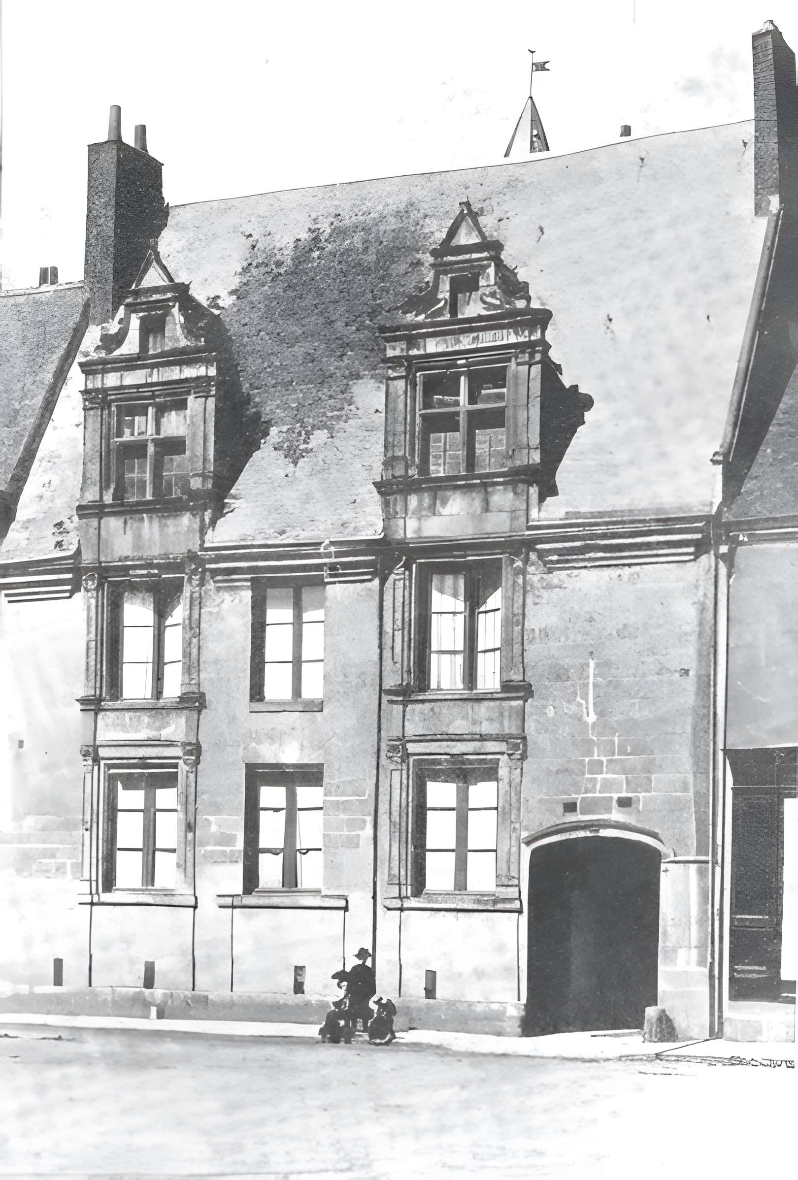 Maison du XVIe siècle 52 Place Georges-Clemenceau à Montoire-sur-le-Loir