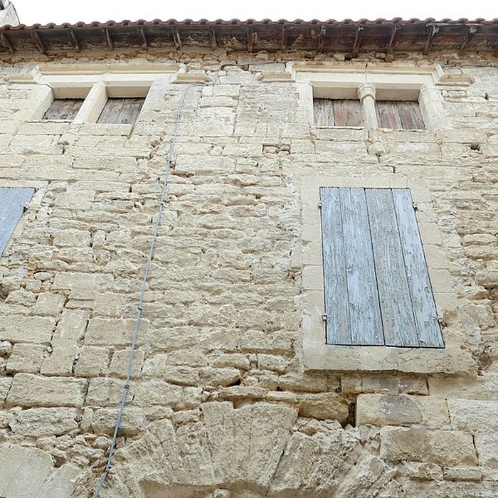Photo de Maison médiévale à Villeneuve-lès-Avignon