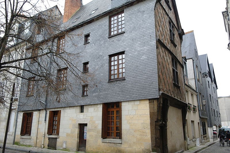 Photo de Maison, 1 Place des Carmes à Tours
