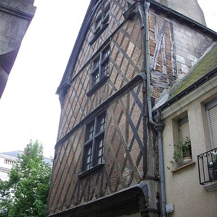 Photo de Maison, 1 Place des Carmes à Tours
