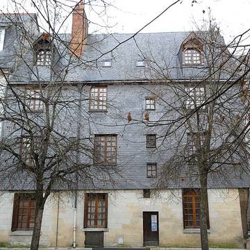 Maison, 1 Place des Carmes à Tours