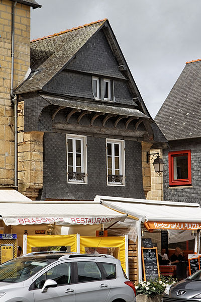 Maison, 1 Place des Fusillés-et-Résistants au Faou