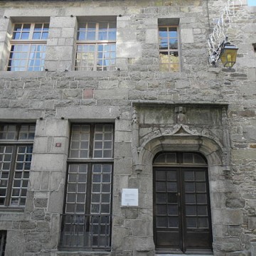 maison 11 rue colvestre a treguier