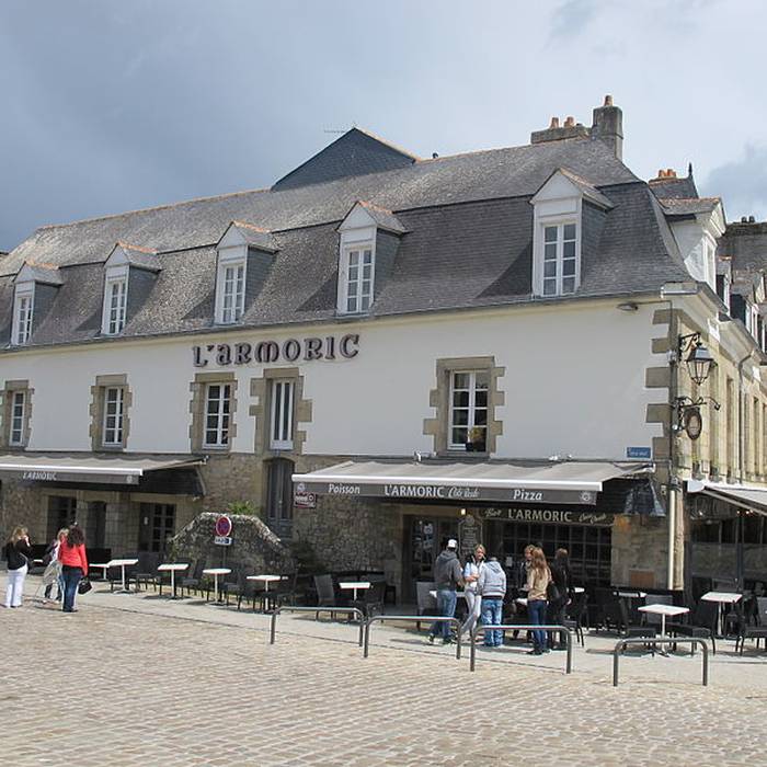 Photo de Maison, 1-3 Place Saint-Sauveur à Auray