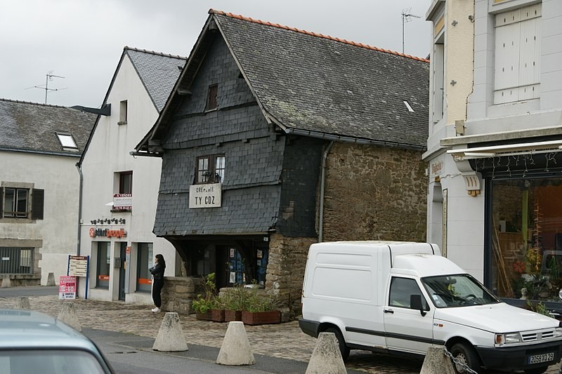 Photo de Maison, 15 Place Saint-Michel à Quimperlé