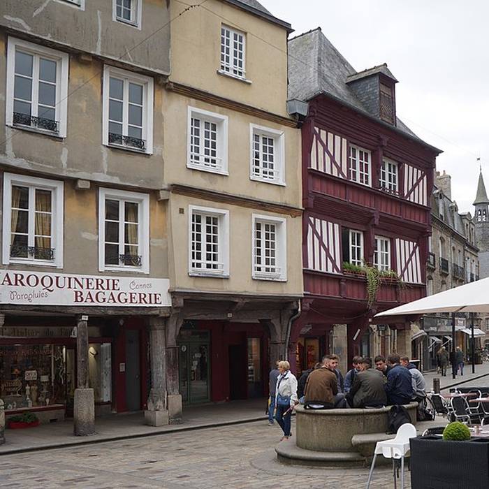 Photo de Maison, 16 Place des Cordeliers à Dinan