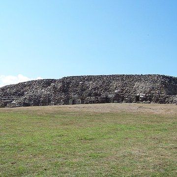Cairn de Barnenez à Plouezoch