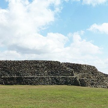Cairn de Barnenez à Plouezoch