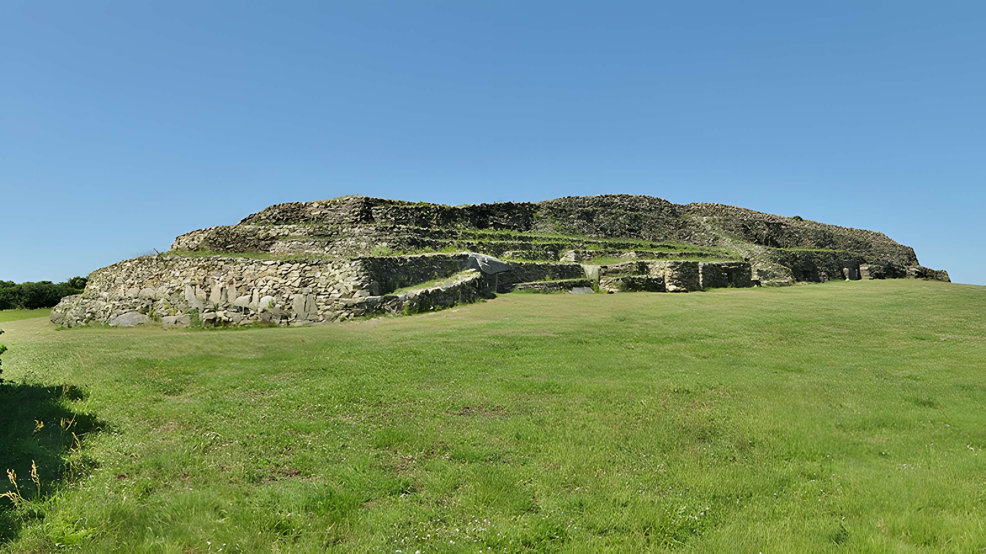 Cairn de Barnenez à Plouezoc'h