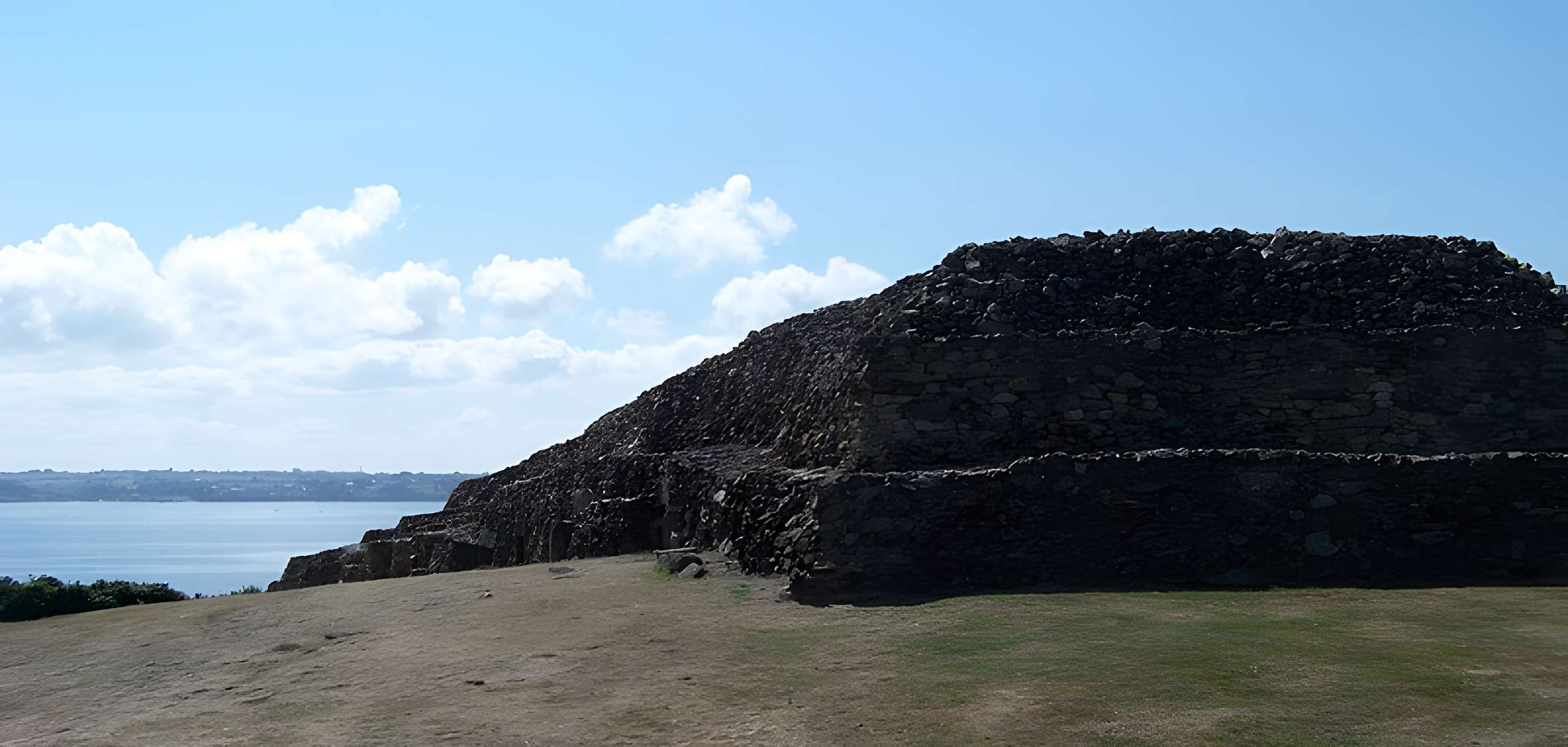 Cairn de Barnenez à Plouezoc'h