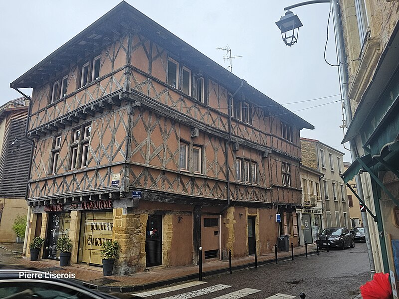 Maison, 19 place Saint-Philibert à Charlieu