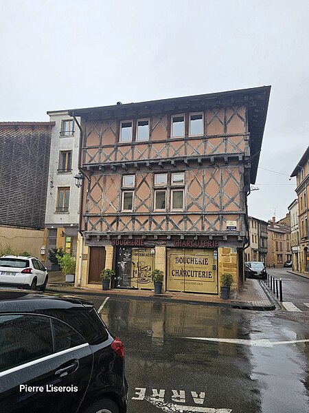 Maison, 19 place Saint-Philibert à Charlieu