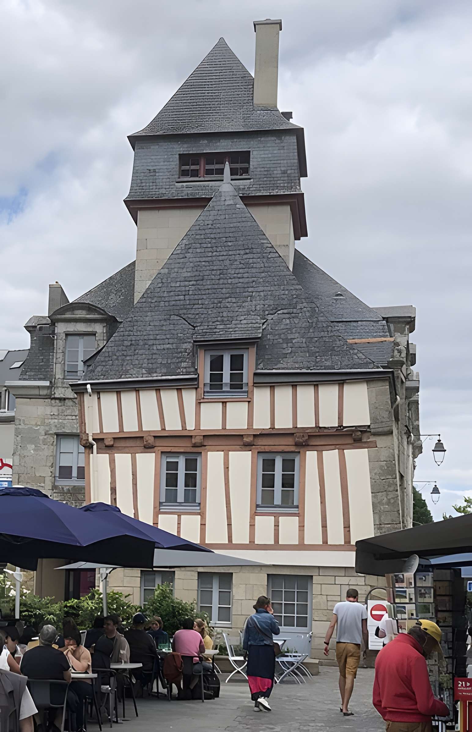 Maison, 19 Place Terre-au-Duc à Quimper