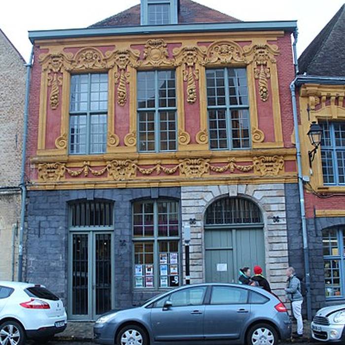 Photo de Maison, 27 Place Louise-de-Bettignies à Lille