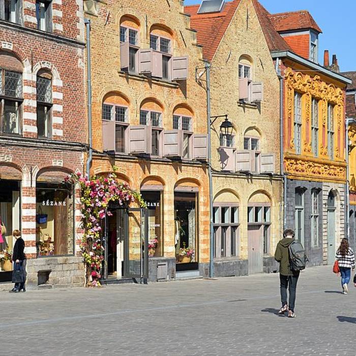 Photo de Maison, 27 Place Louise-de-Bettignies à Lille