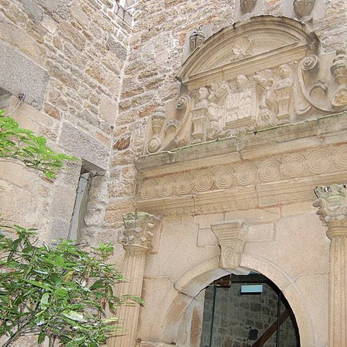 Photo de Maison, 42 Place du Centre à Guingamp