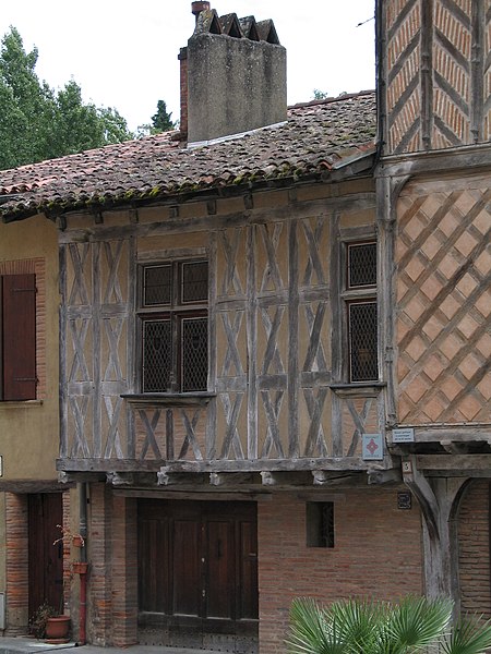 Maison, 5 Place de Lastic à Rieux-Volvestre