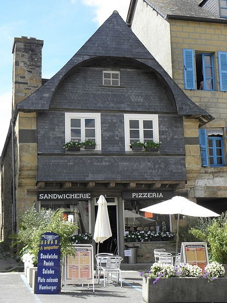 Photo de Maison, 5 Place des Fusillés-et-Résistants au Faou