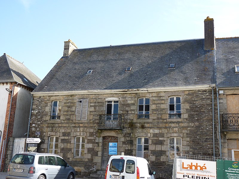 Maison, 6 Place aux Pots à Uzel