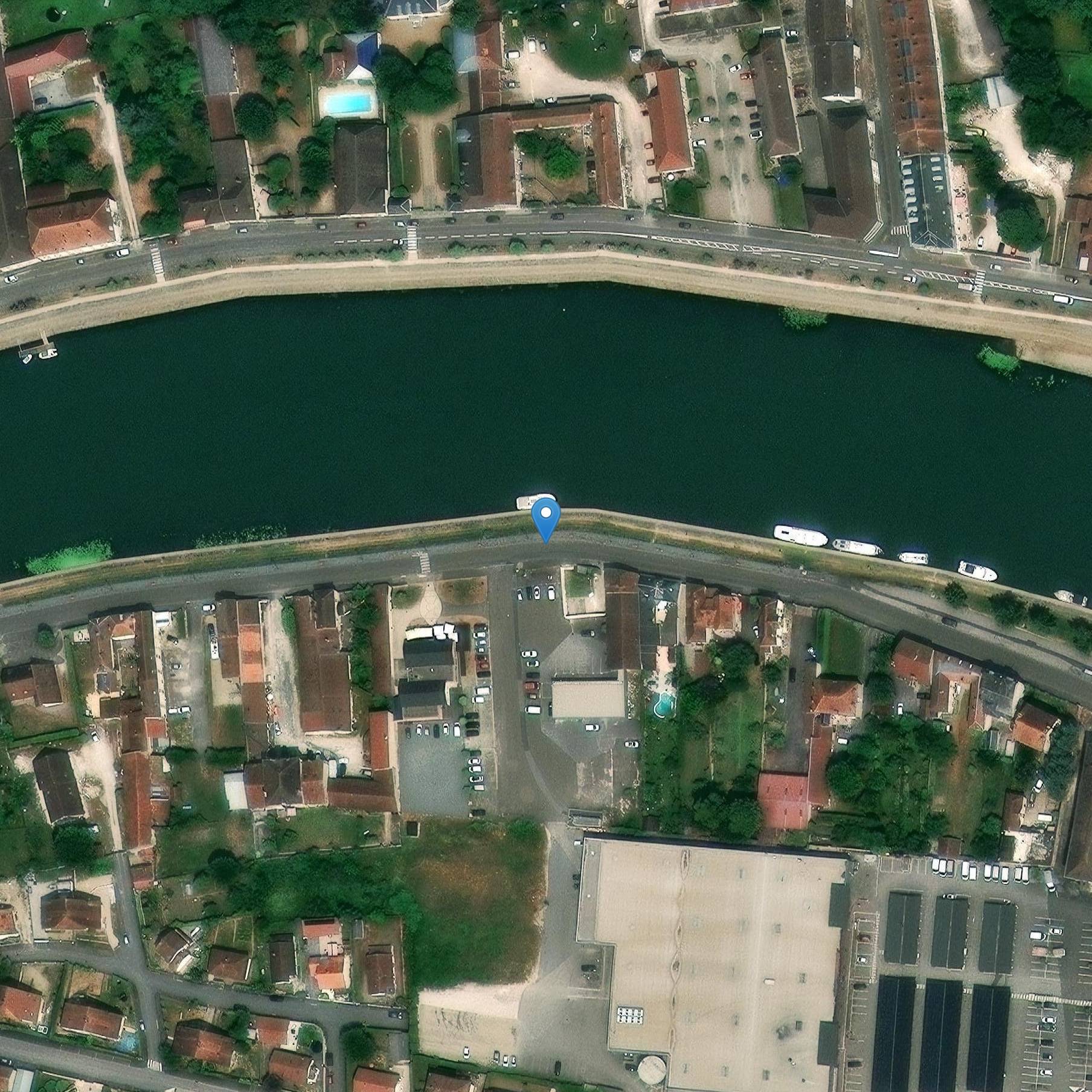 Photo de Haus, 6 Market Street in Gray