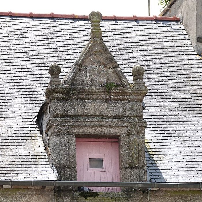 Photo de Maison, face à léglise à Corlay
