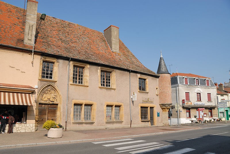 Photo de Maison, Place de la Bascule à La Pacaudière