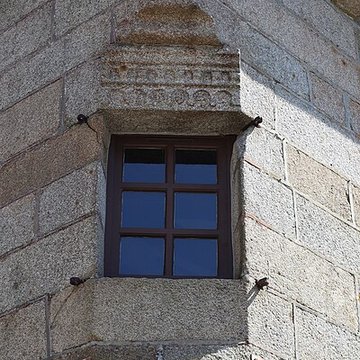 Maison, Place de la Poterie à Bazouges-la-Pérouse