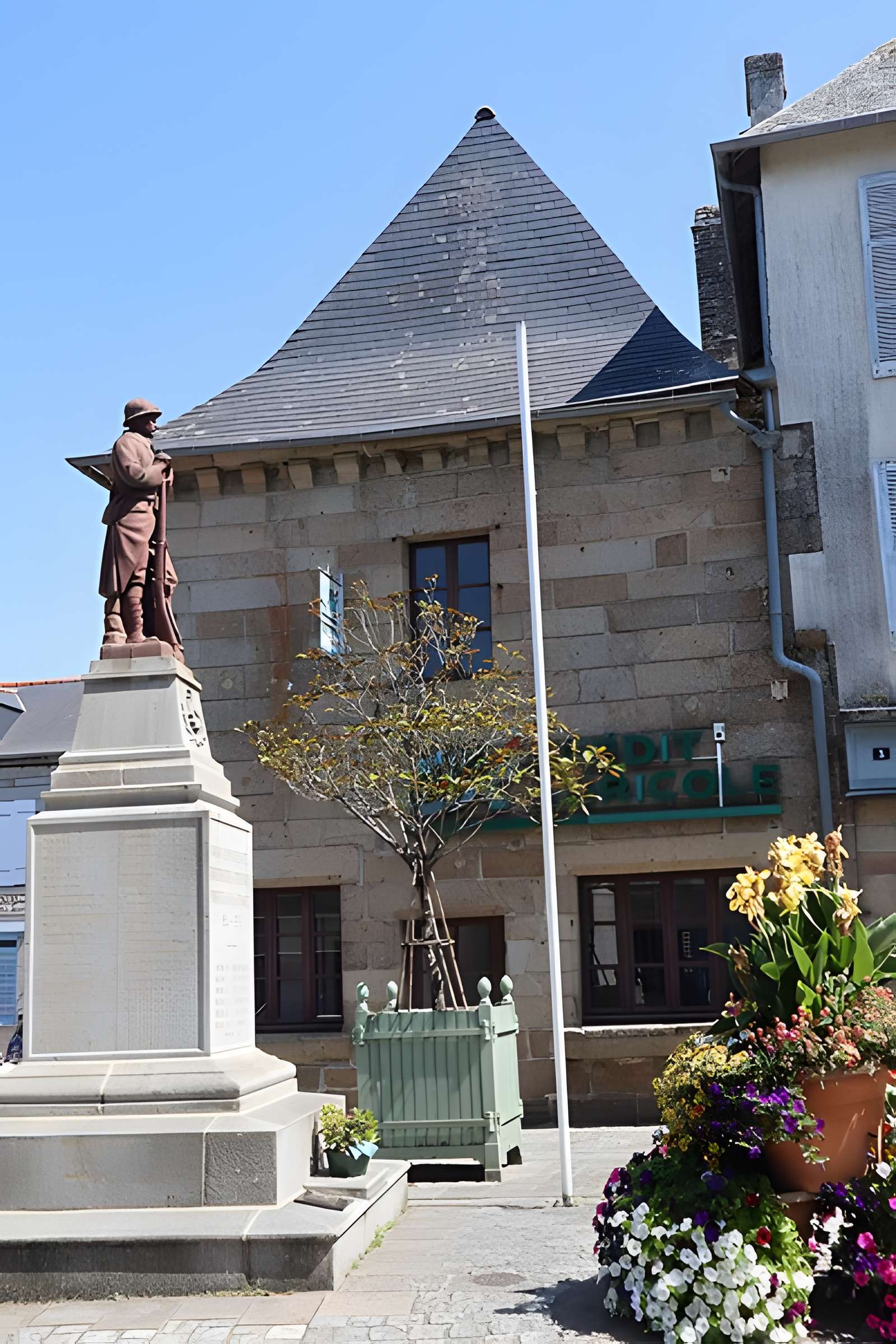 Maison, Place de la Poterie à Bazouges-la-Pérouse