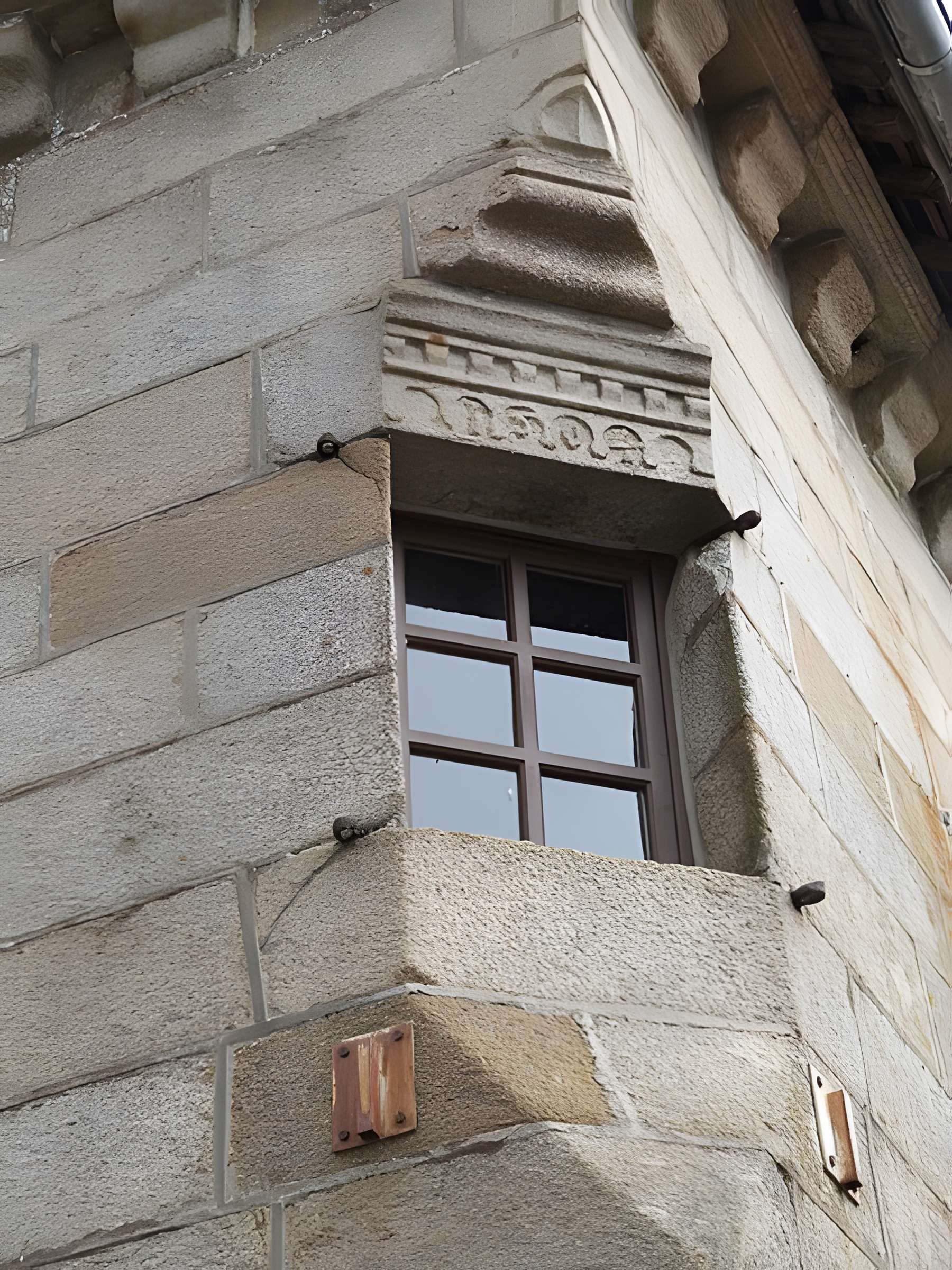 Maison, Place de la Poterie à Bazouges-la-Pérouse