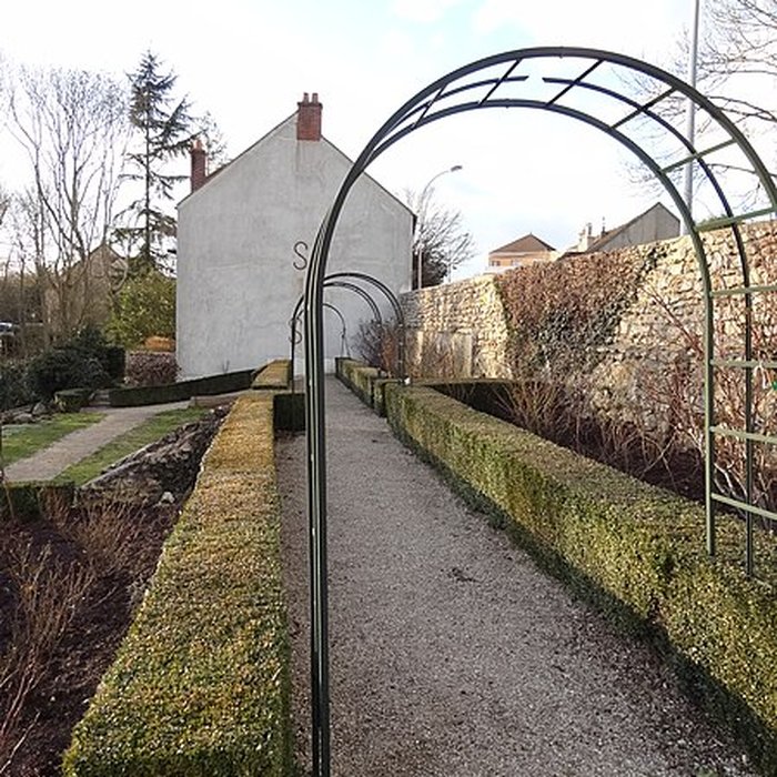 Photo de Maison-atelier de Foujita à Villiers-le-Bâcle