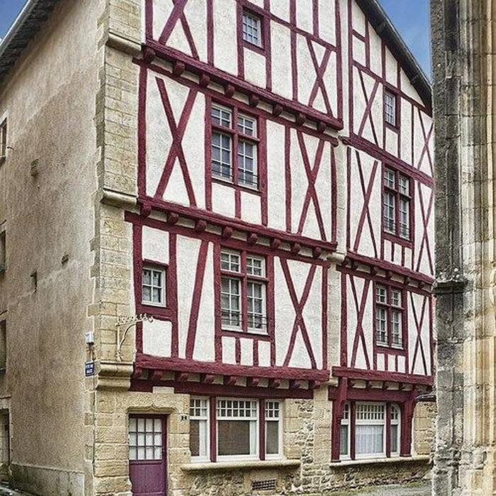 Photo de Maisons à pans de bois, 7 Rue Notre-Dame à Lusignan