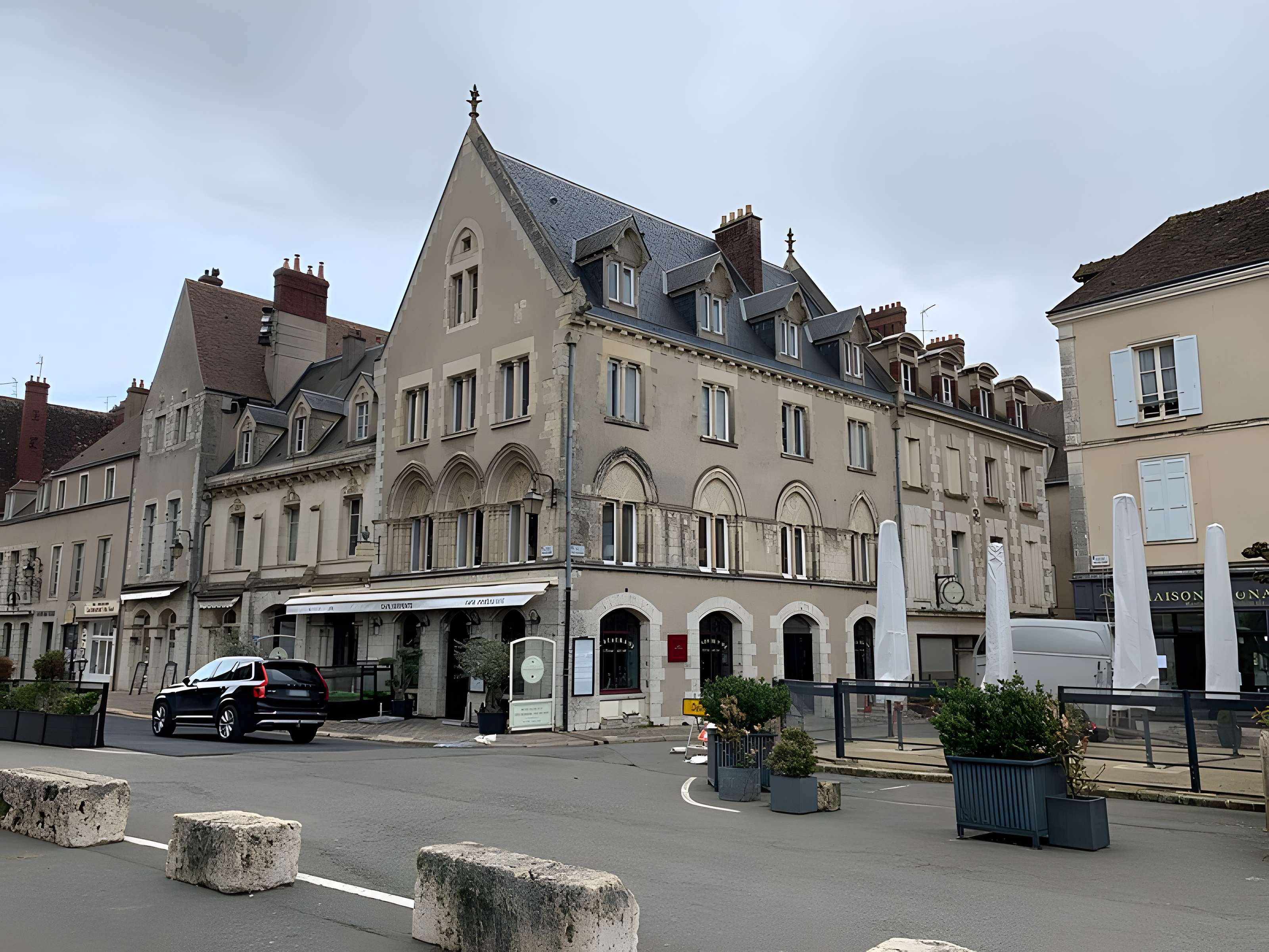 Maisons canoniales 2-6 Rue du Cloître-Notre-Dame à Chartres