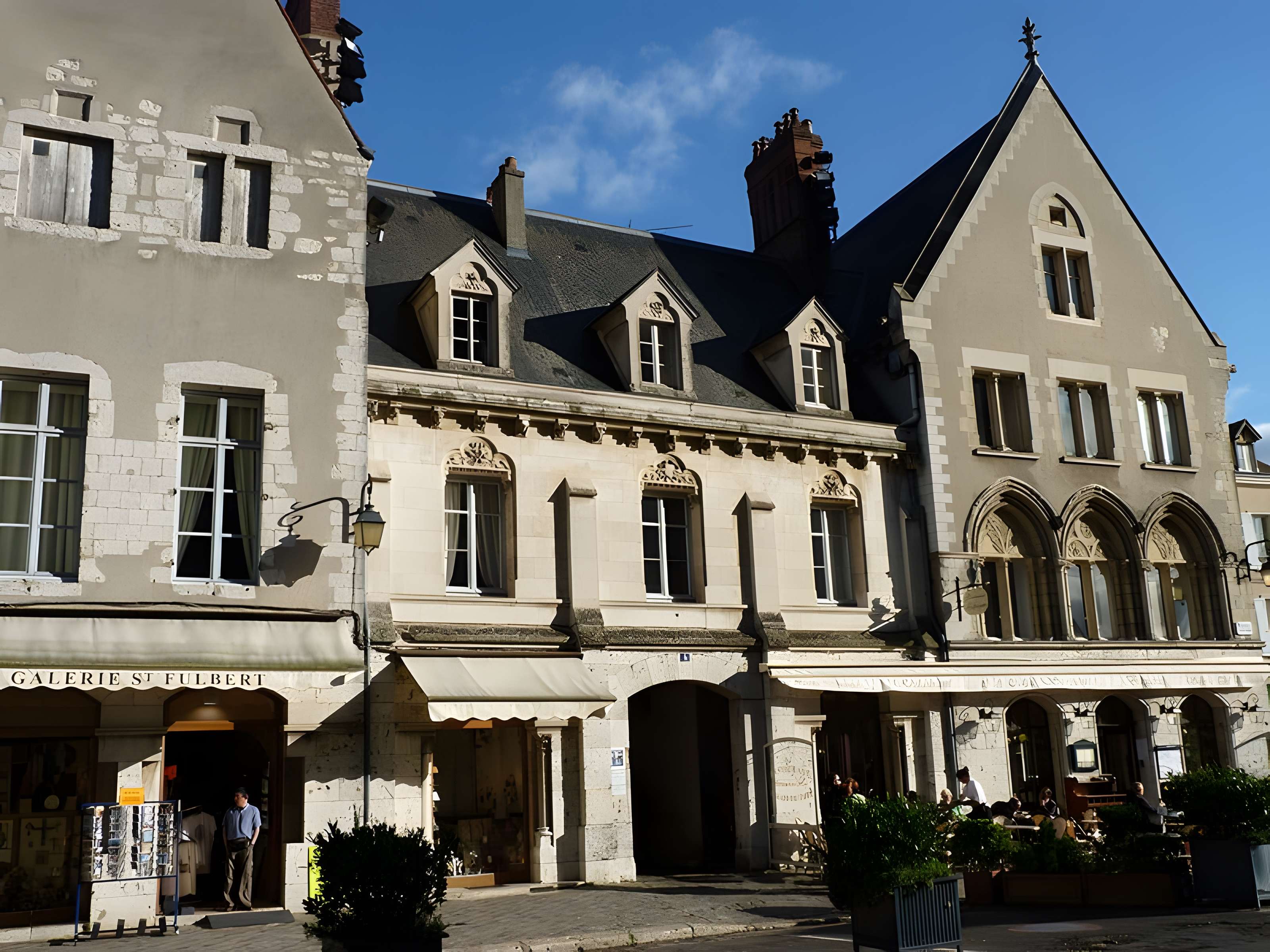 Maisons canoniales 2-6 Rue du Cloître-Notre-Dame à Chartres 