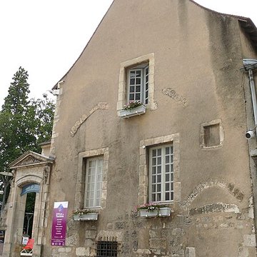 Maisons, Place Étienne-Dolet à Bourges