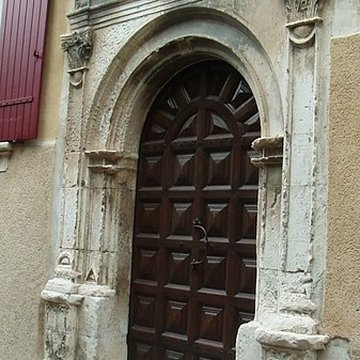 Maisons, Rue de lÉvêché à Vaison-la-Romaine