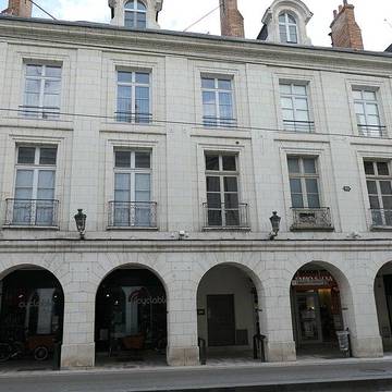Maisons, Rue Royale à Orléans