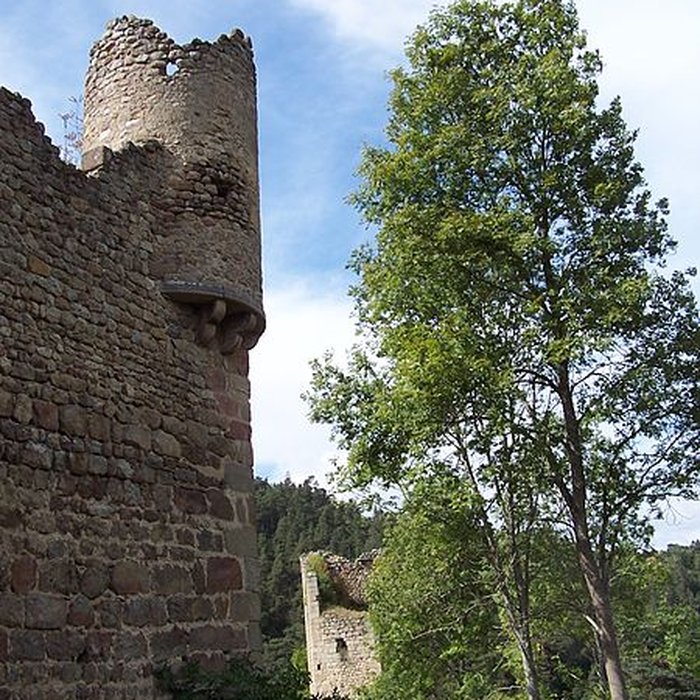 Photo de Vestiges du château de Carry
